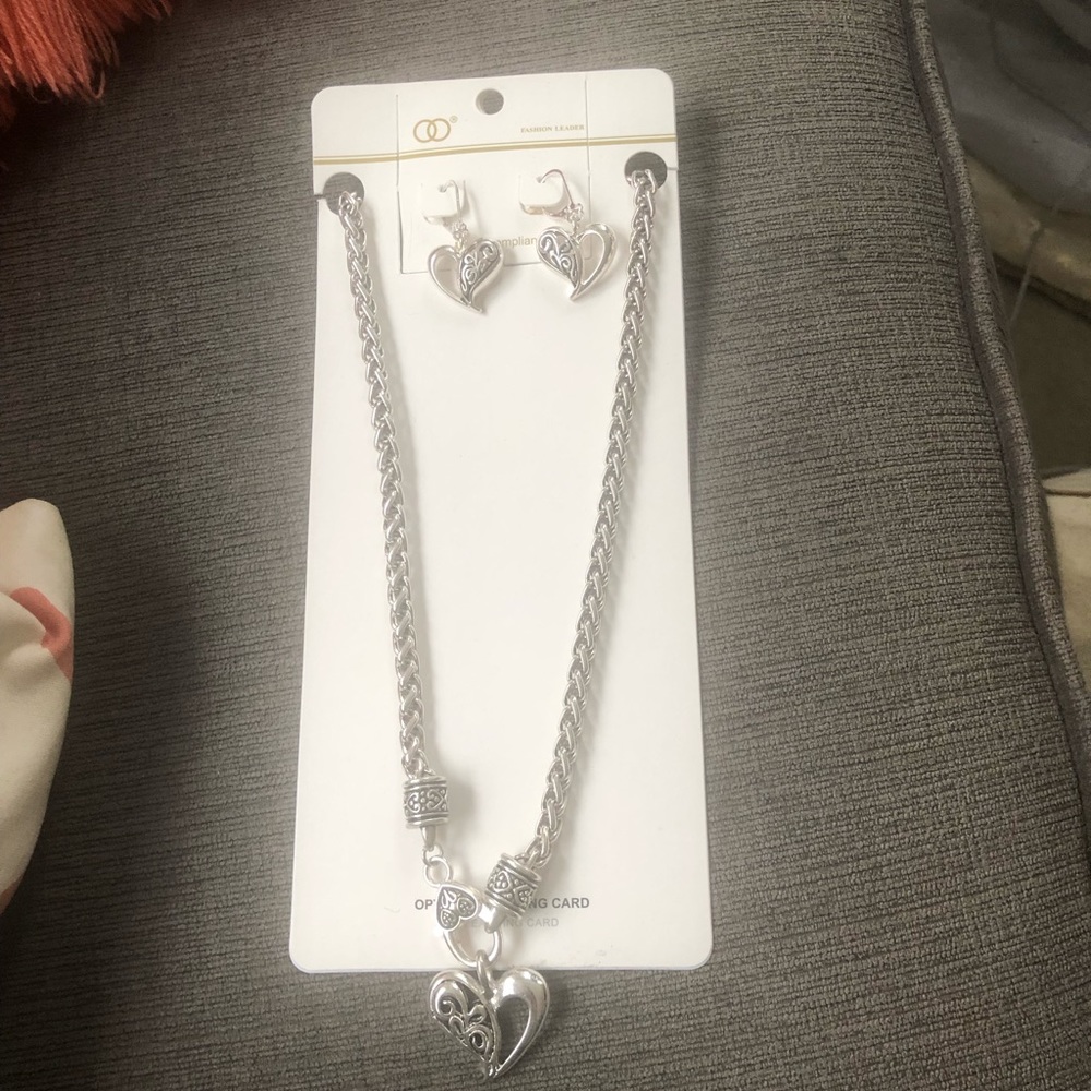 NWT Silver Heart Jewelry Set